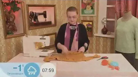 Шарф хомут из трикотажного свитера