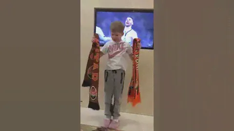Говорю про шарфики фк Шахтер