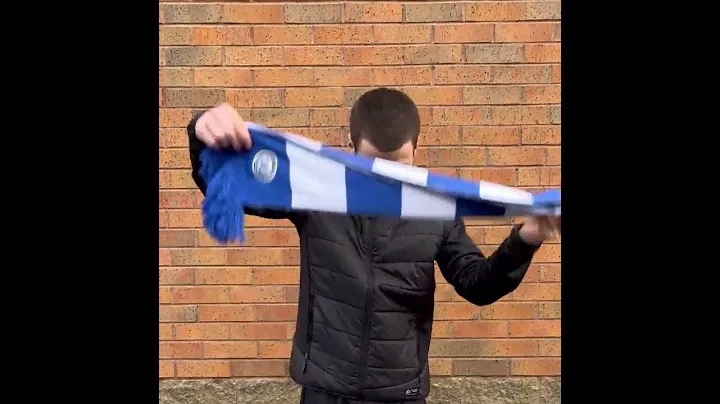 How to Correctly Tie Your Club Scarf to Show the Badge 🧣  | Mini Pendle Tutorial