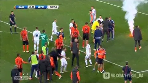 Драка в матче Шахтер - Динамо!