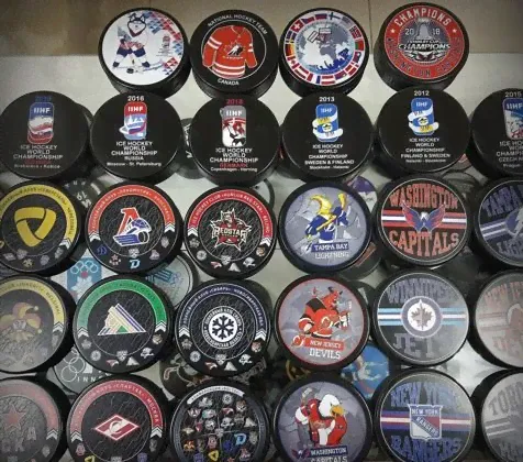 Шайба хоккейная "GUFEX-KHL OFFICIAL" (ХК Динамо Москва Сезон 2020-21 цветная двустор.)-0